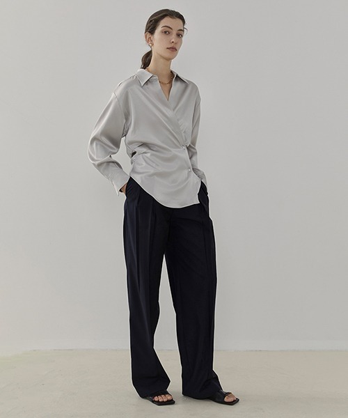UNSPOKEN（アンスポクン）の「【UNSPOKEN】Center crease tuck slacks UC21K005（スラックス・レディース・ブラック/ライトグリーン・S/L/M）」の8枚目の写真