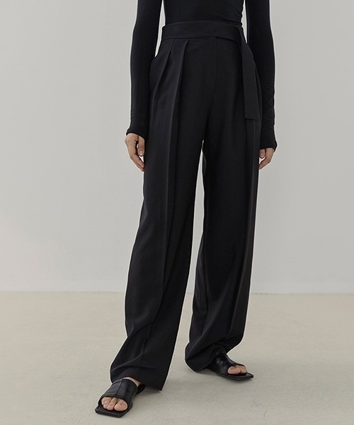UNSPOKEN（アンスポクン）の「【UNSPOKEN】Center crease tuck slacks UC21K005（スラックス・レディース・ブラック/ライトグリーン・S/L/M）」の9枚目の写真
