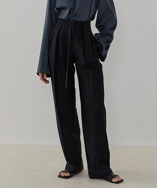 UNSPOKEN（アンスポクン）の「【UNSPOKEN】Center crease tuck slacks UC21K005（スラックス・レディース・ブラック/ライトグリーン・S/L/M）」の17枚目の写真