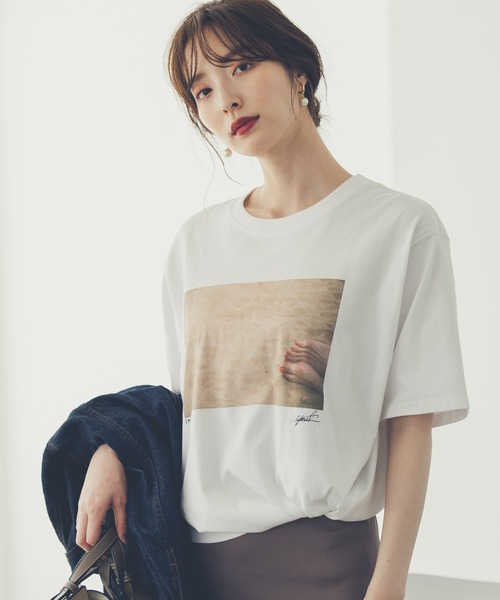 Andemiu(アンデミュウ)の「CAPSULEフォトTシャツ946914(Tシャツ/カットソー・レディース・ホワイト/ホワイト系その他2/ホワイト系その他3/ホワイト系その他4・FREE)」の1枚目の写真