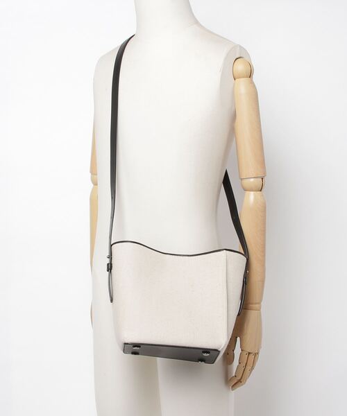 Epoi(エポイ)の「'02 canvas ゼロニ キャンバス キューブ2WAYショルダーバッグ(ショルダーバッグ・レディース・ホワイト/ブラック・FREE)」の4枚目の写真
