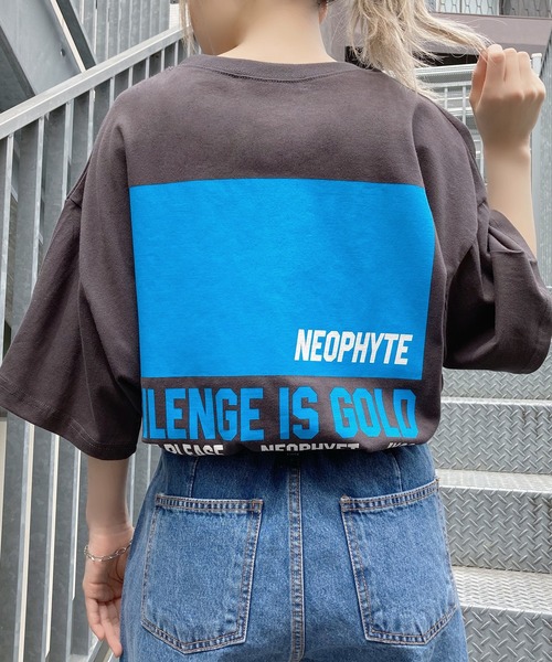 Figments(フィグメンツ)の「NEOPHYTEロゴTシャツ(Tシャツ/カットソー・レディース・ホワイト/ブラック/スミクロ・FREE)」の1枚目の写真