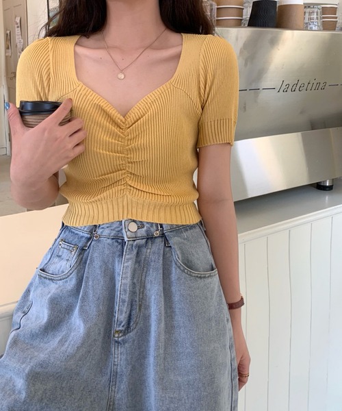 Jasmine Grandiflorum（ジャスミングランディフローラム）の「【Jasmine】ハートネックミニ丈ニットトップス (SS)（ニット/セーター・レディース・ピンク/パープル/レッド/ホワイト/ベージュ/イエロー/ブラック/スモークピンク・FREE）」の5枚目の写真