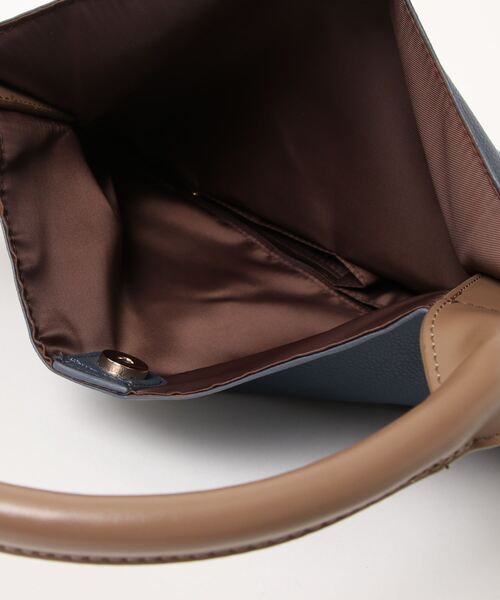 SAC(サック)の「ソフト素材の2WAYショルダーバッグ Happy&Sac(トートバッグ・レディース・ブラック/ベージュ/レッド/ブルー/キャメル・FREE)」の9枚目の写真