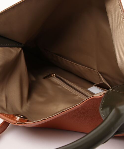 SAC(サック)の「ソフト素材の2WAYショルダーバッグ Happy&Sac(トートバッグ・レディース・ブラック/ベージュ/レッド/ブルー/キャメル・FREE)」の10枚目の写真