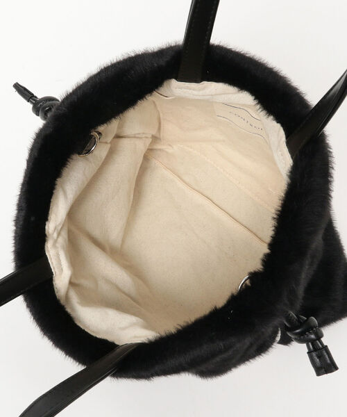 Ray BEAMS（レイビームス）の「CONTROL FREAK / スター フェイクファー 巾着 バッグ（トートバッグ・レディース・ブラック/ブラウン系その他2・ONE SIZE）」の11枚目の写真