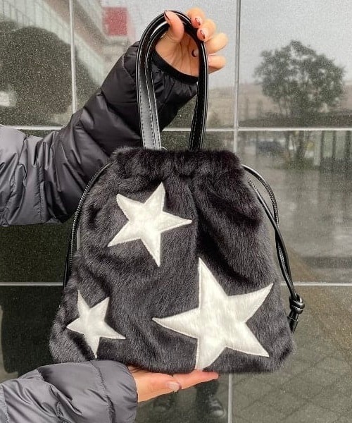 Ray BEAMS（レイビームス）の「CONTROL FREAK / スター フェイクファー 巾着 バッグ（トートバッグ・レディース・ブラック/ブラウン系その他2・ONE SIZE）」の22枚目の写真