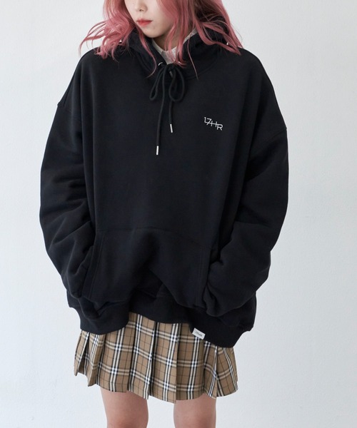 17HR（セブンティーンアワーズ）の「バックロゴパーカー【ユニセックス