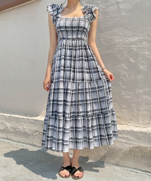 chuu（チュー）の「CHUU チェックシャーリングワンピース（ワンピース・レディース・ブラック・FREE）」の3枚目の写真