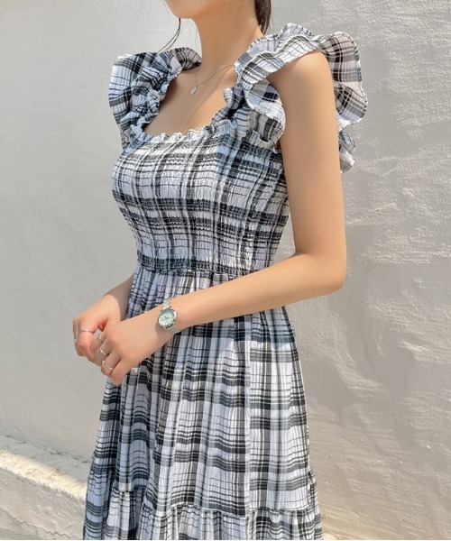 chuu（チュー）の「CHUU チェックシャーリングワンピース（ワンピース・レディース・ブラック・FREE）」の5枚目の写真