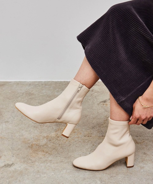 ROPE'(ロペ)の「アーティフィシャルレザーストレッチショートブーツ(ブーツ・レディース・ブラック/カーキ/ベージュ系その他・36/37/36.5/37.5)」の3枚目の写真