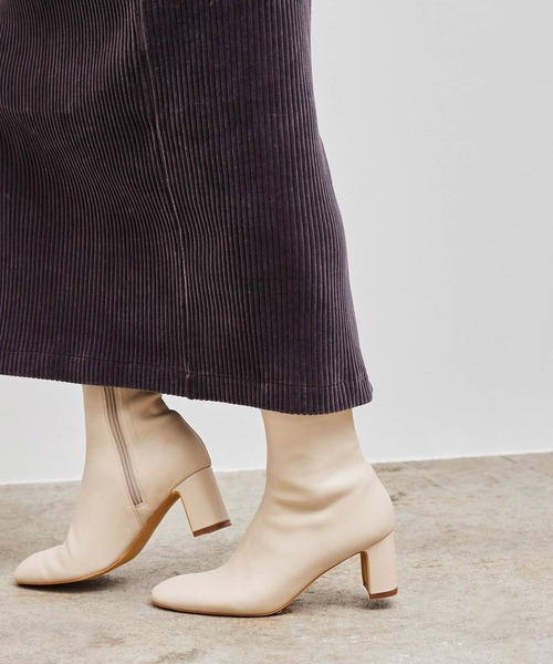 ROPE'(ロペ)の「アーティフィシャルレザーストレッチショートブーツ(ブーツ・レディース・ブラック/カーキ/ベージュ系その他・36/37/36.5/37.5)」の5枚目の写真