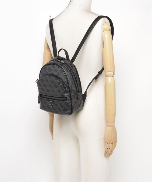 Guess(ゲス)の「MANHATTAN Backpack(バックパック/リュック・レディース・ダークグレー・ONE SIZE)」の14枚目の写真