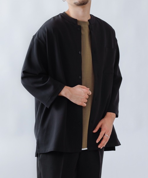 COLONY 2139(コロニートゥーワンスリーナイン)の「ストレッチイージーケアスタンド8分袖シャツ※セットアップ対応(シャツ/ブラウス・メンズ・チャコールグレー/ブラック/ネイビー・MEDIUM/LARGE)」の2枚目の写真