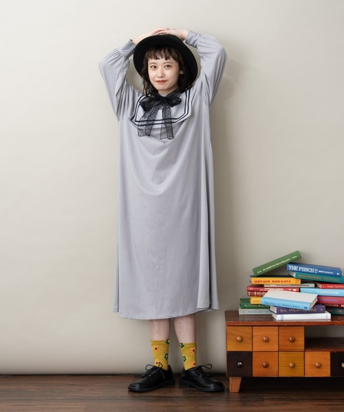 MERLOT（メルロー）の「スクエアラインBIGセーラーカラーワンピース（ワンピース・レディース・ライトグレー/ネイビー/ボルドー・FREE）」の16枚目の写真