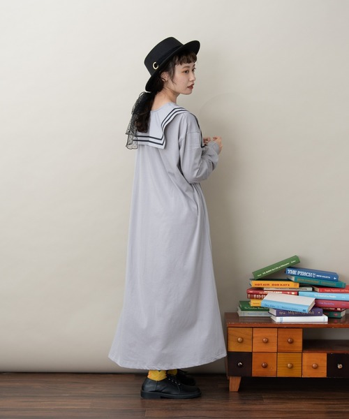 MERLOT（メルロー）の「スクエアラインBIGセーラーカラーワンピース（ワンピース・レディース・ライトグレー/ネイビー/ボルドー・FREE）」の5枚目の写真