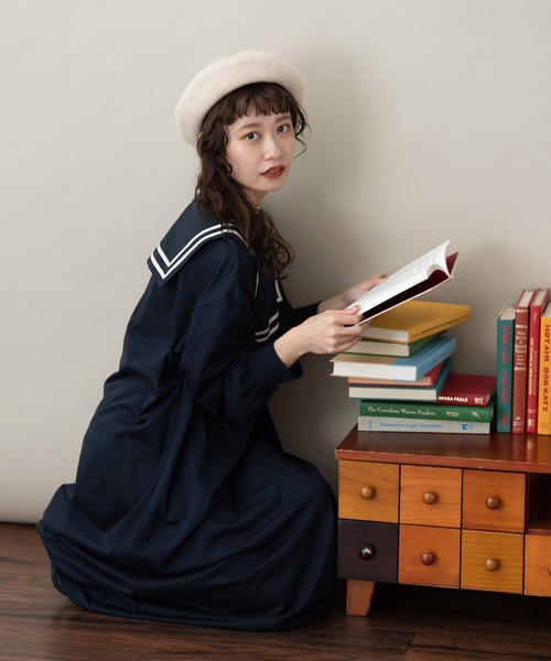 MERLOT（メルロー）の「スクエアラインBIGセーラーカラーワンピース（ワンピース・レディース・ライトグレー/ネイビー/ボルドー・FREE）」の10枚目の写真