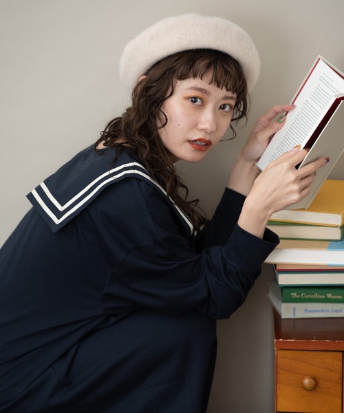 MERLOT（メルロー）の「スクエアラインBIGセーラーカラーワンピース（ワンピース・レディース・ライトグレー/ネイビー/ボルドー・FREE）」の19枚目の写真