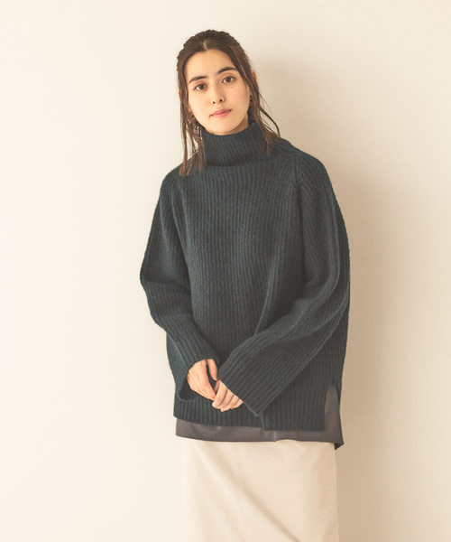 abahouse mavie(アバハウスマヴィ)の「ミニブークレ袖釦フレアニット(ニット/セーター・レディース・ダークグリーン/ダークベージュ/アイボリー・フリー)」の1枚目の写真