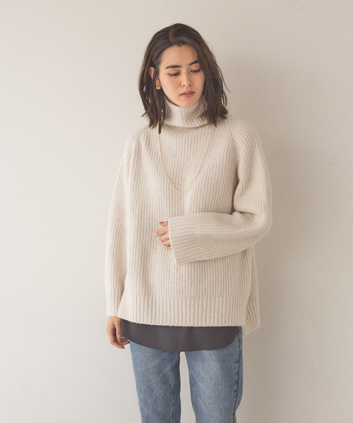 abahouse mavie(アバハウスマヴィ)の「ミニブークレ袖釦フレアニット(ニット/セーター・レディース・ダークグリーン/ダークベージュ/アイボリー・フリー)」の7枚目の写真