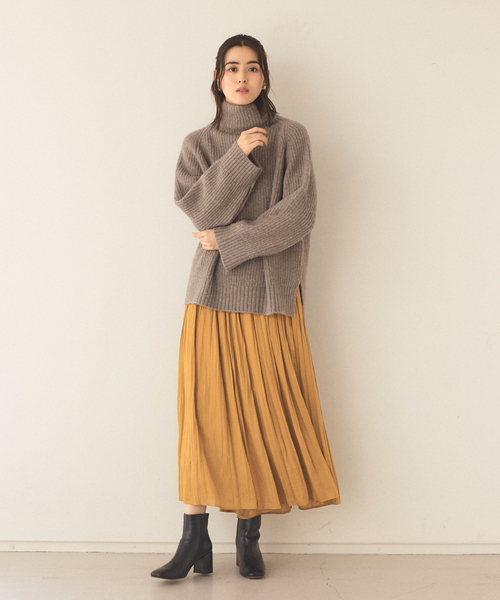 abahouse mavie(アバハウスマヴィ)の「ミニブークレ袖釦フレアニット(ニット/セーター・レディース・ダークグリーン/ダークベージュ/アイボリー・フリー)」の10枚目の写真