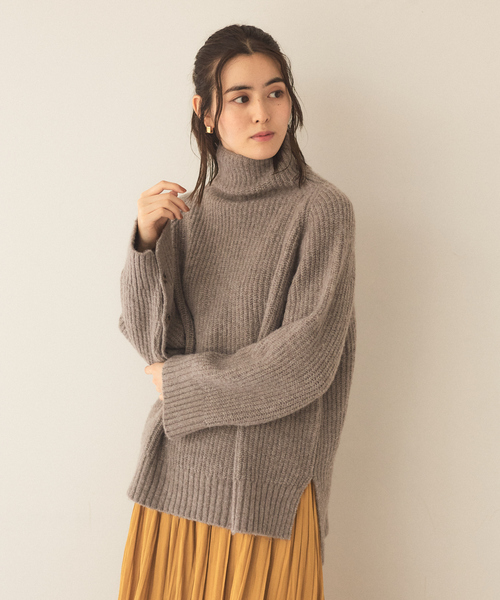 abahouse mavie(アバハウスマヴィ)の「ミニブークレ袖釦フレアニット(ニット/セーター・レディース・ダークグリーン/ダークベージュ/アイボリー・フリー)」の13枚目の写真