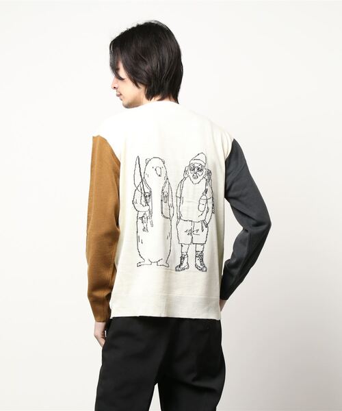 チチカカ(チチカカ)の「【ユニセックス】おじさん&クマニットプルオーバー(ニット/セーター・メンズ・チャコールグレー/カラフル・MEDIUM/LARGE)」の4枚目の写真