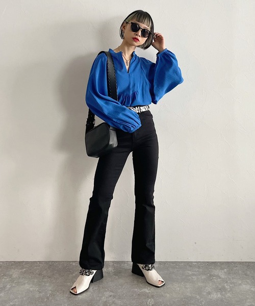 PAGEBOY（ページボーイ）の「スクエアパッチボリュームブラウス（シャツ/ブラウス・レディース・ブラック/ブルー/オフホワイト/グレイッシュベージュ・FREE）」の17枚目の写真