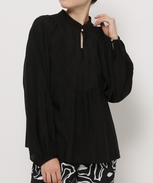 PAGEBOY（ページボーイ）の「スクエアパッチボリュームブラウス（シャツ/ブラウス・レディース・ブラック/ブルー/オフホワイト/グレイッシュベージュ・FREE）」の18枚目の写真