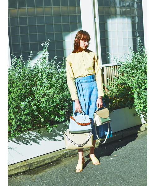 LOWELL things（ロウェル　シングス）の「Qredeux/レザーツイストショルダートートBAG(M)（トートバッグ・レディース・ブラック/ラベンダー/ライトブルー/アイボリー・フリー）」の8枚目の写真