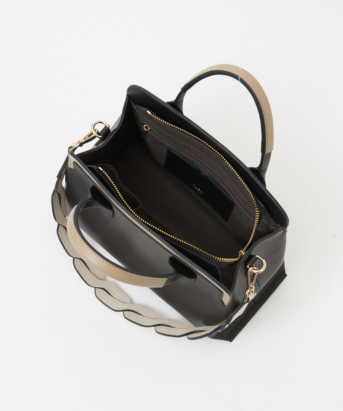 LOWELL things（ロウェル　シングス）の「Qredeux/レザーツイストショルダートートBAG(M)（トートバッグ・レディース・ブラック/ラベンダー/ライトブルー/アイボリー・フリー）」の15枚目の写真