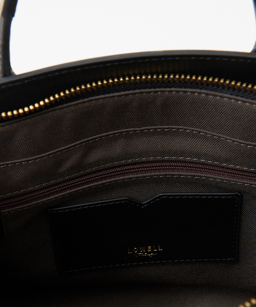 LOWELL things（ロウェル　シングス）の「Qredeux/レザーツイストショルダートートBAG(M)（トートバッグ・レディース・ブラック/ラベンダー/ライトブルー/アイボリー・フリー）」の18枚目の写真