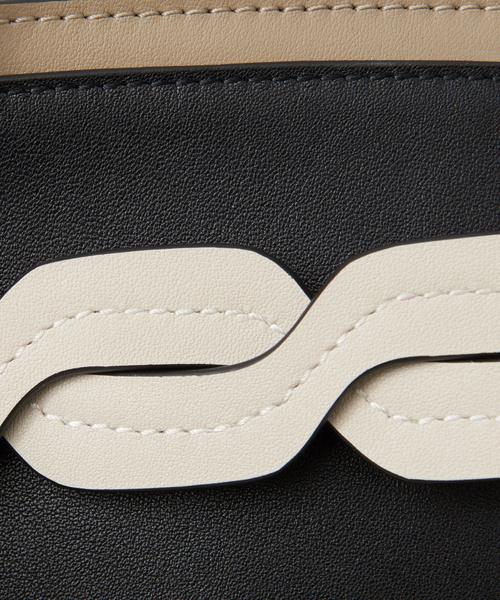 LOWELL things（ロウェル　シングス）の「Qredeux/レザーツイストショルダートートBAG(M)（トートバッグ・レディース・ブラック/ラベンダー/ライトブルー/アイボリー・フリー）」の12枚目の写真
