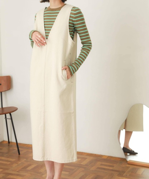 SENSE OF PLACE by URBAN RESEARCH（センスオブプレイスバイアーバンリサーチ）の「Vネックデニムジャンパースカート（ジャンパースカート・レディース・アイボリー/ブラック/ワンウォッシュ・ONE）」の18枚目の写真