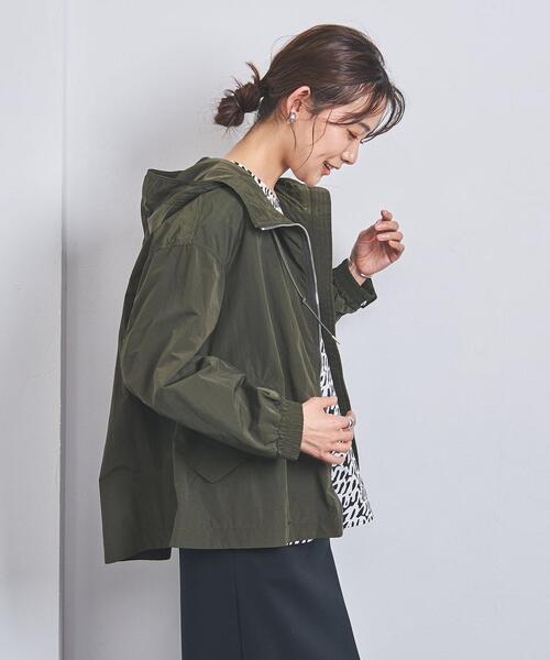 TATRAS（タトラス）の「【別注】＜TATRAS（タトラス）＞ARTEMISIA フードブルゾン（ナイロンジャケット・レディース・ブラック/ダークグリーン・1/2）」の7枚目の写真