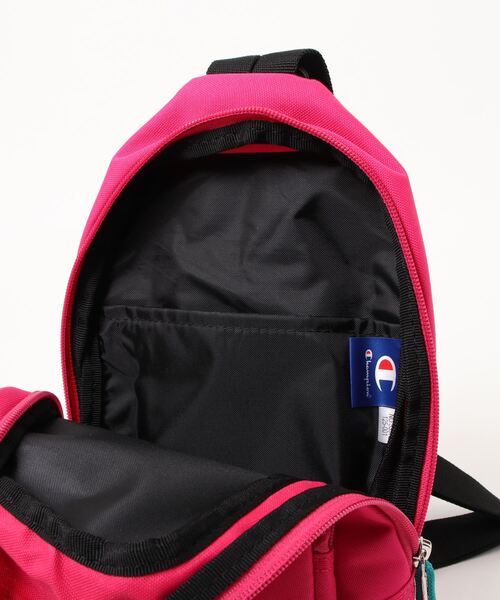Champion（チャンピオン）の「≪Champion/チャンピオン≫ ボディバッグ ソルA MODEL.NO.53579 ユニセックス ワンショルダーバッグ（ボディバッグ/ウエストポーチ・レディース・ピンク・FREE）」の4枚目の写真