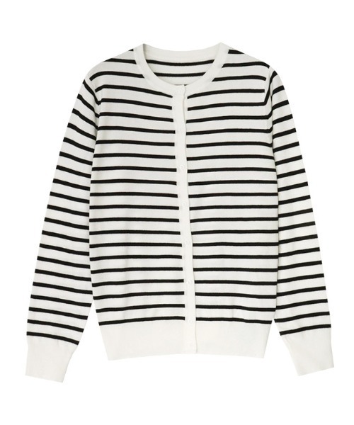 Pierrot（ピエロ）の「シルクタッチウォッシャブルニットカーディガン　クルーネック（カーディガン/ボレロ・レディース・ブラック/ネイビー/オフホワイト/ブルー/ラベンダー/ピンクベージュ/グレイッシュベージュ/ホワイト×ブラック/パープル系その他/ブルー系その他/グレー/イエロー/オレンジ/杢グレー/ライトピンク・M/L）」の3枚目の写真