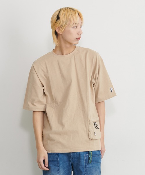 PEN FIELD(ペンフィールド)の「Penfield/ペンフィールド ワンポイント ブランドロゴ刺繍 綿100% ビックシルエット ドロップショルダー サイドポケット付 半袖 Tシャツ(Tシャツ/カットソー・メンズ・ホワイト/ブラック/ベージュ/ネイビー・LL/M/L)」の15枚目の写真