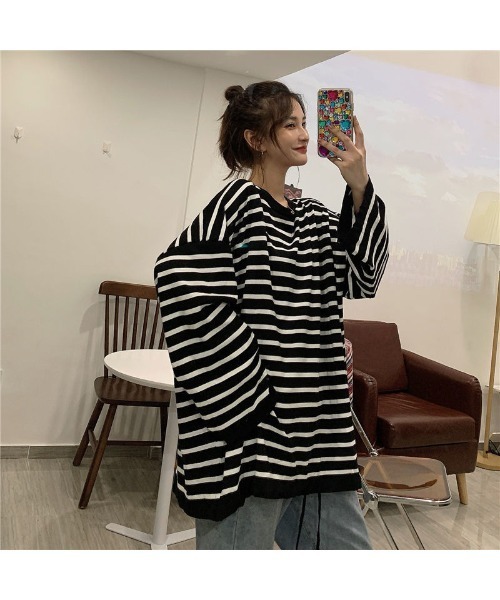 DEVICE(デバイス)の「ボリュームスリーブ ビッグシルエットボーダースウェット トレーナー(スウェット・レディース・ホワイト/ブラック・FREE)」の5枚目の写真