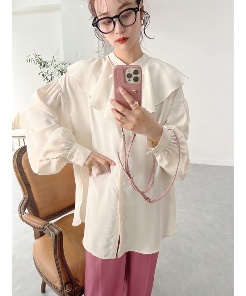 JUMELLE（ジュメロ）の「ラッフルカラーブラウス（シャツ/ブラウス・レディース・ベージュ・FREE）」の4枚目の写真