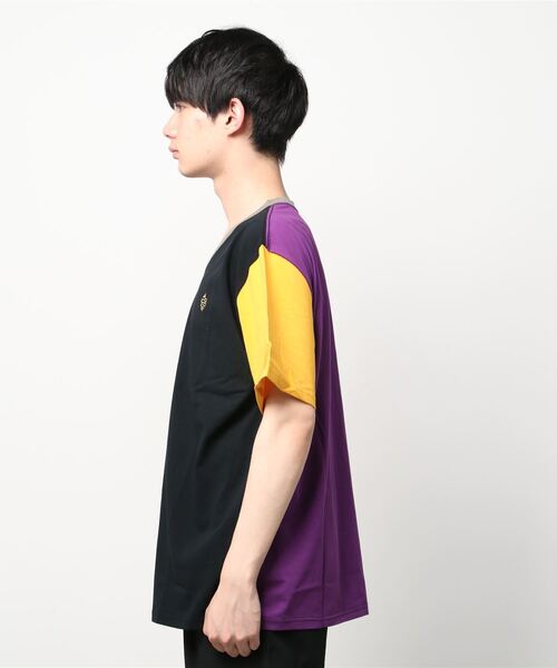 ALDIES(アールディーズ)の「V Neck Big Cut / Vネックビッグカット(Tシャツ/カットソー・メンズ・ブラック/レッド/マルチ・FREE)」の11枚目の写真