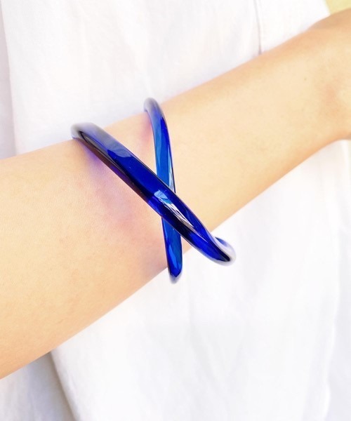 tone(トーン)の「【KuKuLu TOKYO】cross bangle(バングル/リストバンド・レディース・スカイブルー/ブラック/パープル/ブラウン/イエロー/オレンジ/ブルー/グリーン/クリア・FREE)」の17枚目の写真