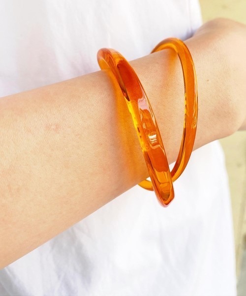 tone(トーン)の「【KuKuLu TOKYO】cross bangle(バングル/リストバンド・レディース・スカイブルー/ブラック/パープル/ブラウン/イエロー/オレンジ/ブルー/グリーン/クリア・FREE)」の15枚目の写真