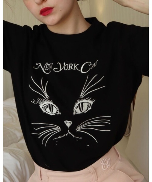 epine（エピヌ）の「New york cat embroidery tee black（Tシャツ