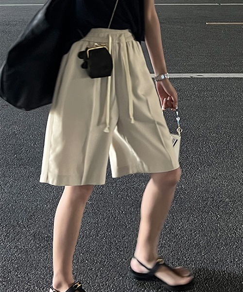 chuclla(チュクラ)の「リラックスストレートショーツ je-101 chw22s143(その他パンツ・レディース・ブラック/アイボリー・S/M/L)」の1枚目の写真