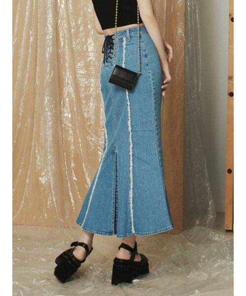 EMODA(エモダ)の「スイッチングマーメイドデニムスカート(スカート・レディース・ライトブルー/ブラック・SMALL/MEDIUM)」の17枚目の写真