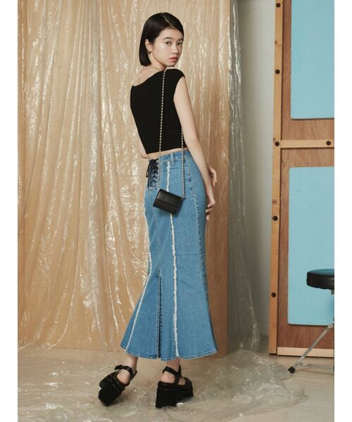 EMODA(エモダ)の「スイッチングマーメイドデニムスカート(スカート・レディース・ライトブルー/ブラック・SMALL/MEDIUM)」の18枚目の写真