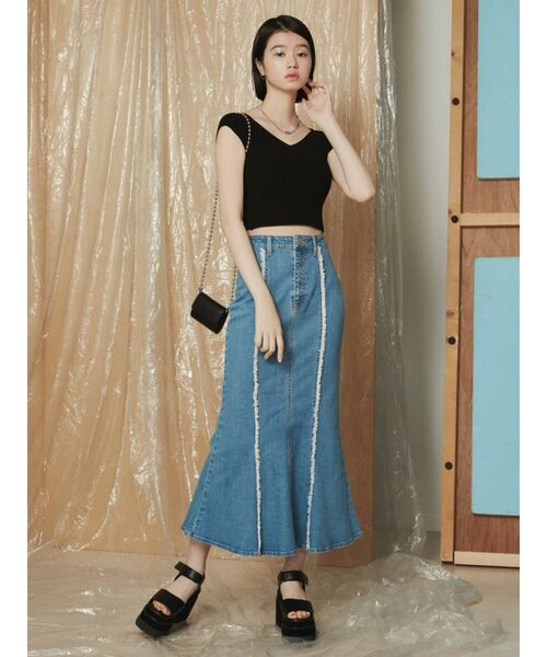 EMODA(エモダ)の「スイッチングマーメイドデニムスカート(スカート・レディース・ライトブルー/ブラック・SMALL/MEDIUM)」の19枚目の写真