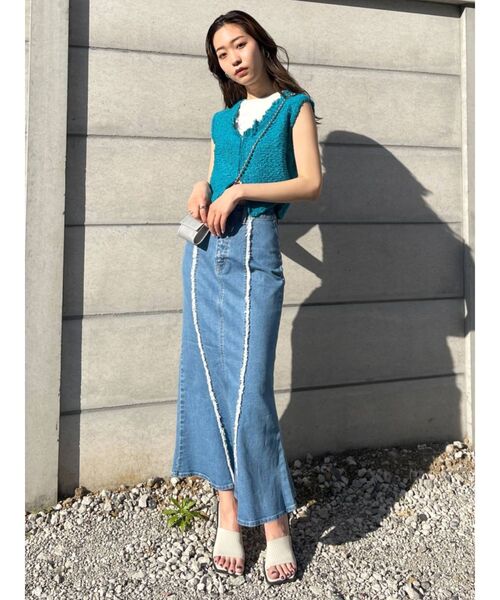 EMODA(エモダ)の「スイッチングマーメイドデニムスカート(スカート・レディース・ライトブルー/ブラック・SMALL/MEDIUM)」の21枚目の写真