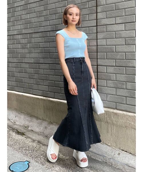 EMODA(エモダ)の「スイッチングマーメイドデニムスカート(スカート・レディース・ライトブルー/ブラック・SMALL/MEDIUM)」の15枚目の写真